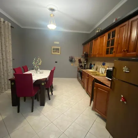 Vila Nebiu 빌라 Vlorë